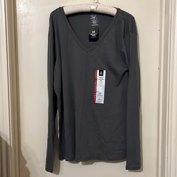 NWT ladies essential V-Neck Lon Sleeve Tee color: green midnight - Picture 1 of 5